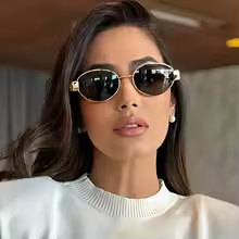 نظارات شمسية تجمع بين الأناقة والحماية